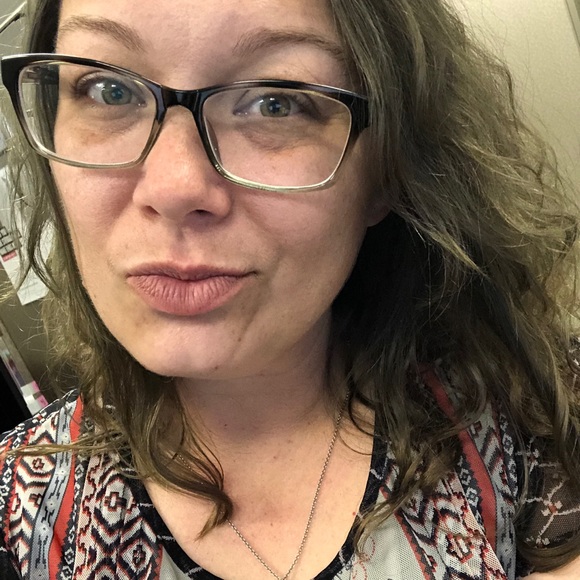 Meet your Posher, Shawna - Picture 2 of 3